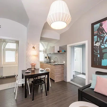 Napoleon Apartment
