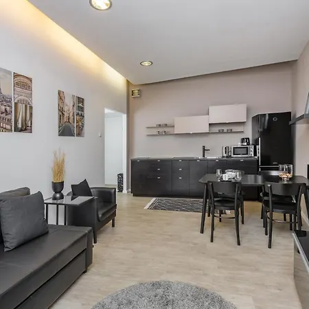 Napoleon Apartment