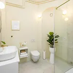 Napoleon Apartment *